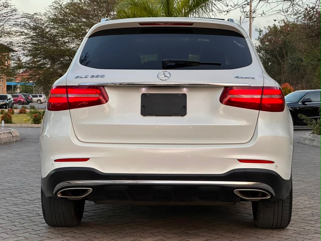 Mercedes benz thumbnail 9